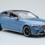 Mercedes S-Class W223 Vintage Modra Norev 1:18 - image 5 of 7