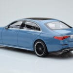 Mercedes S-Class W223 Vintage Modra Norev 1:18 - image 6 of 7