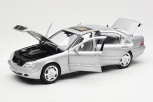 Mercedes S600 W220 Srebrna Metallic Norev 1:18 183810 Kovina – slika 2 od 8