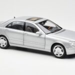 Mercedes S600 W220 Srebrna Metallic Norev 1:18 - image 6 of 8