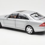 Mercedes S600 W220 Srebrna Metallic Norev 1:18 - image 7 of 8