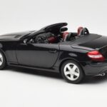 Mercedes SLK R171 Obsidian Črn Metallic Minichamps 1:18 - image 8 of 9