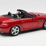 Mercedes SLK R172 Designo Zircon Rdeč Minichamps 1:18 - image 3 of 8