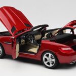 Mercedes SLK R172 Designo Zircon Rdeč Minichamps 1:18 - image 5 of 8