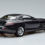 Mercedes SLR McLaren Črn CMC 1:18 - image 3 of 10