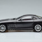 Mercedes SLR McLaren Črn CMC 1:18 - image 5 of 10