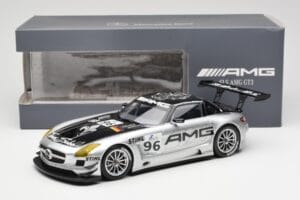 Mercedes SLS AMG GT3 #96 M. Hakkinen AMG Customer Sports 6 Hours of Zhuhai ILMC 2011 Minichamps 1:18 B66960197 Kovina – slika 6 od 6