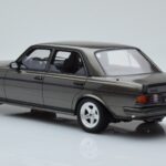 Mercedes W123 AMG 280 Siv Otto 1:18 - image 5 of 6