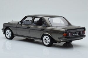 Mercedes W123 AMG 280 Siv Otto 1:18 OT750 Smola – slika 5 od 6