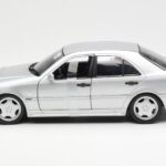 Mercedes C36 AMG W202 Srebrna UT Models 1:18 - image 3 of 6