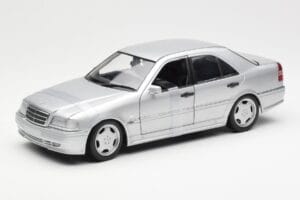 Mercedes C36 AMG W202 Srebrna UT Models 1:18