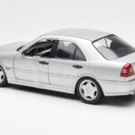 Mercedes C36 AMG W202 Srebrna UT Models 1:18 - image 5 of 6