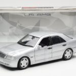 Mercedes C36 AMG W202 Srebrna UT Models 1:18 - image 6 of 6