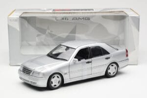 Mercedes C36 AMG W202 Srebrna UT Models 1:18 180035000 Kovina – slika 6 od 6