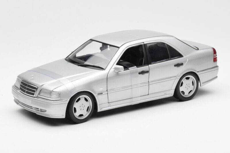 Mercedes C36 AMG W202 Srebrna UT Models 1:18