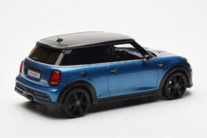 Mini Cooper S F56 Island Moder Otto 1:18 OT982 Smola – slika 2 od 6