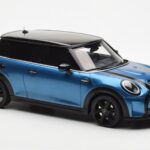 Mini Cooper S F56 Island Moder Otto 1:18 - image 4 of 6