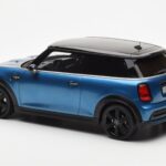 Mini Cooper S F56 Island Moder Otto 1:18 - image 5 of 6