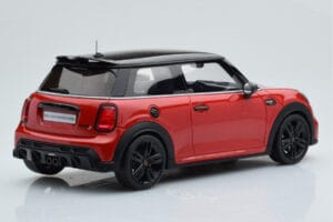 Mini Cooper S JCW F56 Rdeč Otto 1:18 OT984 Smola – slika 2 od 6