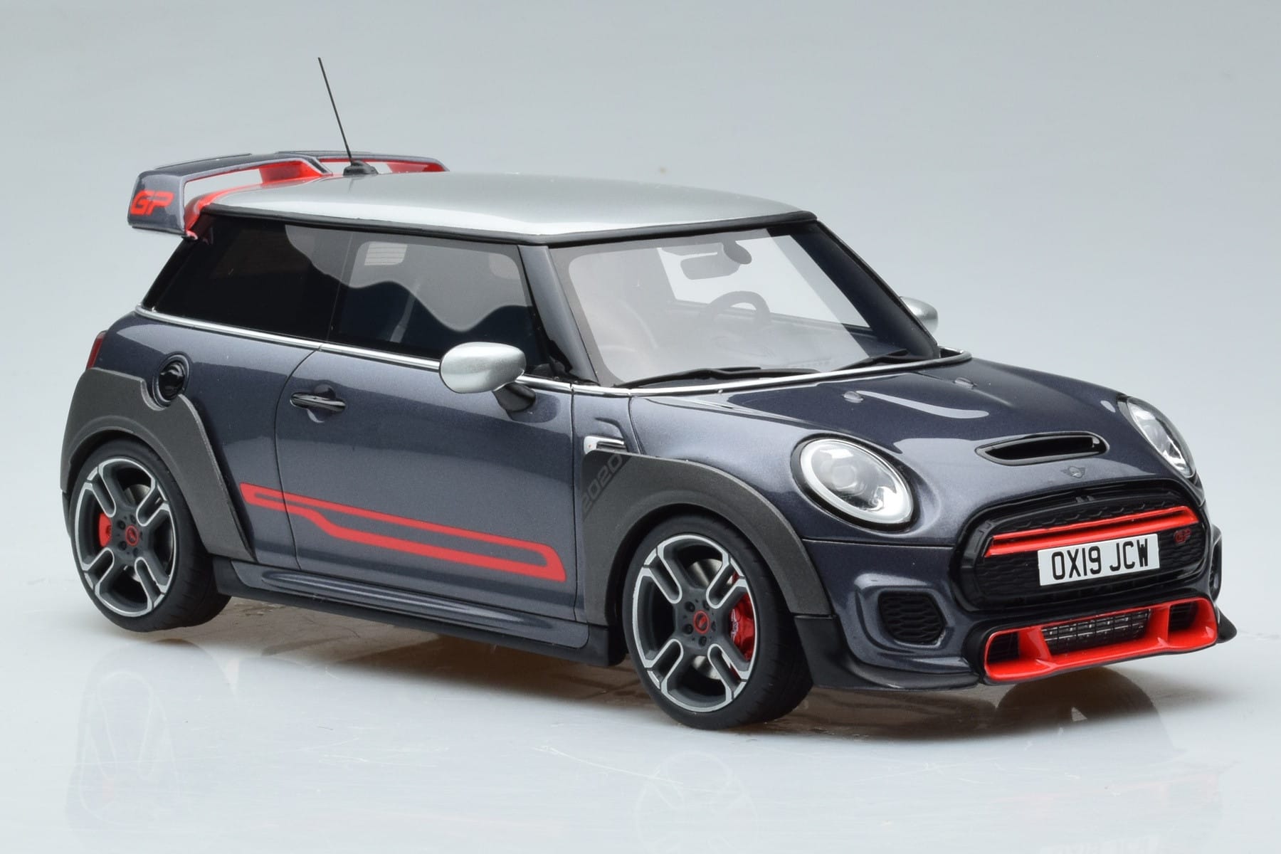 Mini John Cooper Works GP F56 Siv Otto 1:18 OT407 Smola – slika 4 od 6