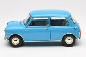Morris Mini Minor Moder Kyosho 1:18 08964BL Kovina – slika 4 od 8