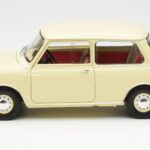 Morris Mini Minor Bel Kyosho 1:18 - image 4 of 8