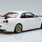 Nissan Skyline GT-R R34 Nismo Z-Tune Bel MotorHelix 1:18 - image 3 of 11
