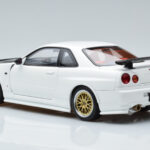 Nissan Skyline GT-R R34 Nismo Z-Tune Bel MotorHelix 1:18 - image 7 of 11