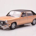 Opel Diplomat B Bež Metalik MCG 1:18