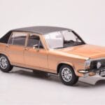 Opel Diplomat B Bež Metalik MCG 1:18 - image 4 of 6