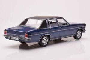 Opel Diplomat B Temno Modra Metalik MCG 1:18 MCG18336 Kovina – slika 2 od 6
