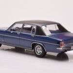 Opel Diplomat B Temno Modra Metalik MCG 1:18 - image 5 of 6