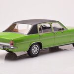 Opel Diplomat B Zelena Metalik MCG 1:18 - image 2 of 6