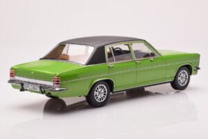 Opel Diplomat B Zelena Metalik MCG 1:18 MCG18337 Kovina – slika 2 od 6