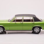 Opel Diplomat B Zelena Metalik MCG 1:18 - image 3 of 6