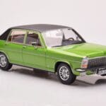 Opel Diplomat B Zelena Metalik MCG 1:18 - image 4 of 6