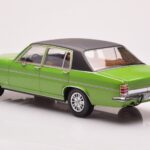 Opel Diplomat B Zelena Metalik MCG 1:18 - image 5 of 6
