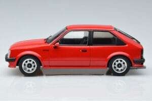 Opel Kadett D GTE Rdeč MCG 1:18 MCG18269 Kovina – slika 3 od 6