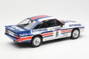 Opel Manta 400 Rothmans #8 J. McRae / I. Grindrod Lombard RAC Rally 1983 IXO 1:18 18RMC038A Kovina – slika 2 od 6