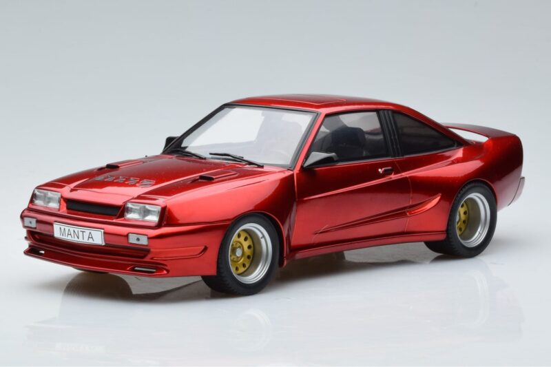 Opel Manta B Mattig Rdeč MCG 1:18 MCG18424 Kovina