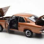 Opel Manta A Bronasta Metallic Norev 1:18 - image 5 of 8