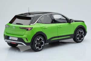 Opel Mokka-e GS Line Matcha Zelen Otto 1:18 OT435 Smola – slika 2 od 5