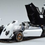 Pagani Zonda HP Barchetta Carbon Fiber Bela LCD 1:18 LCD18009 WH Kovina - image 2 of 9