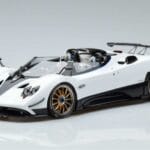 Pagani Zonda HP Barchetta Carbon Fiber Bela LCD 1:18 LCD18009 WH Kovina