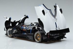 Pagani Zonda HP Barchetta Carbon Fiber Bela LCD 1:18 LCD18009-WH Kovina – slika 7 od 9
