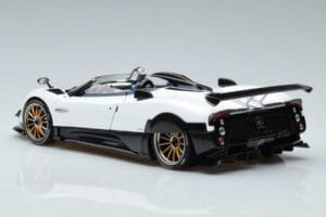 Pagani Zonda HP Barchetta Carbon Fiber Bela LCD 1:18 LCD18009-WH Kovina – slika 8 od 9