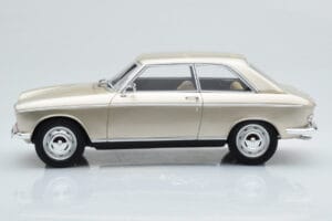 Peugeot 204 Coupe Bež Otto 1:18 OT1024 Smola – slika 3 od 6