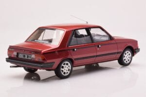 Peugeot 305 GTX Rdeč Plaisir Otto 1:18 OT1032 Smola – slika 2 od 6
