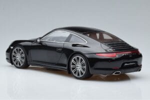 Porsche 911 991 Carrera 4 Black Edition GT Spirit 1:18 GT114 Smola – slika 5 od 6