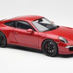 Porsche 911 991 Carrera GTS Carmine Rdeč Schuco 1:18 - image 6 of 8